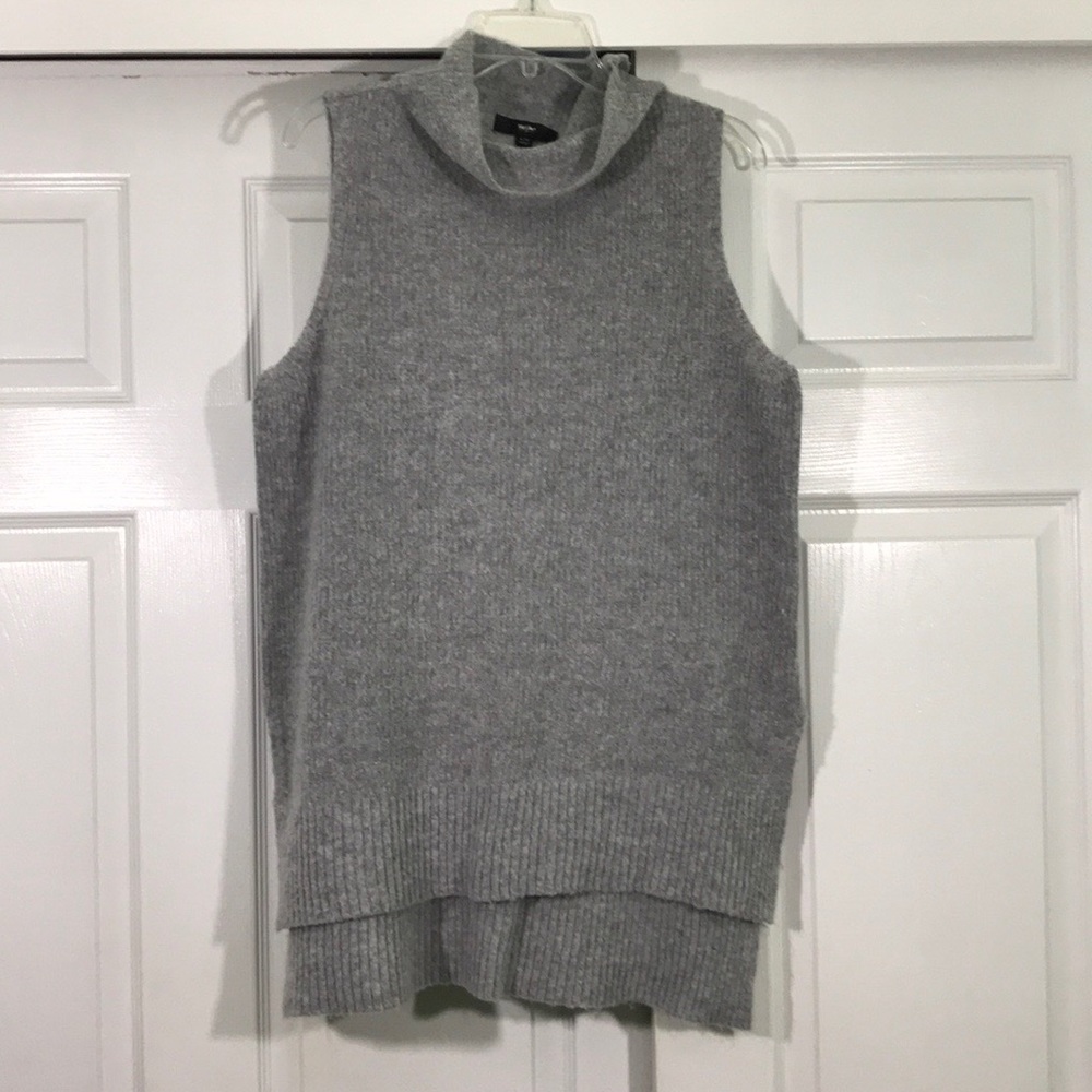 Sleeveless Gray Mock-Neck Hi-Low Sweater